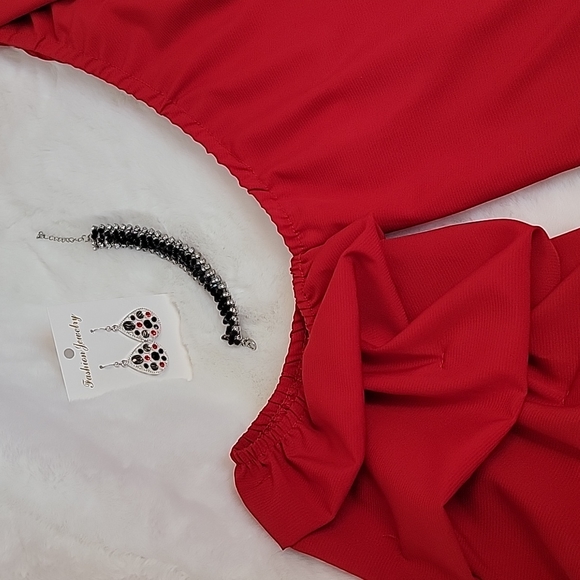 Red Top Blouse One Sleeve Unique Ruffle with Jewelry Set - Picture 3 of 9